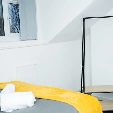 Apartamento Large Townhouse Retreat Close To The