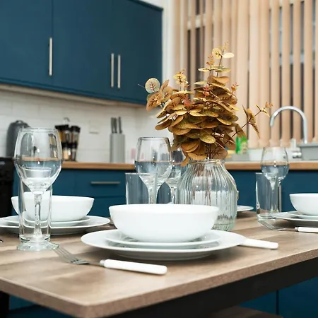 Lejlighed Large Townhouse Retreat Close To The