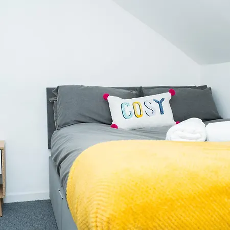 Lejlighed Large Townhouse Retreat Close To The