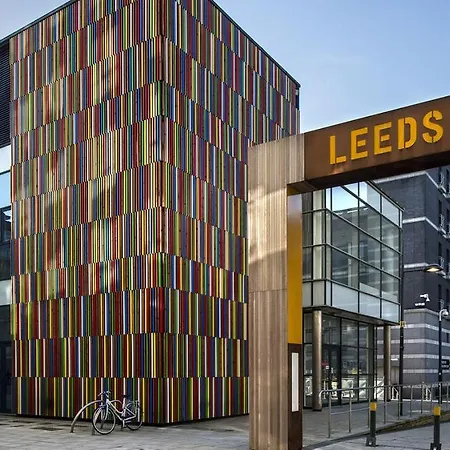 Apartamento Large Townhouse Retreat Close To The