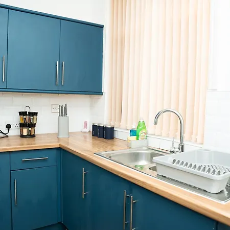 Large Townhouse Retreat Close To The Leeds (West Yorkshire)