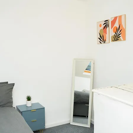 Lejlighed Large Townhouse Retreat Close To The *