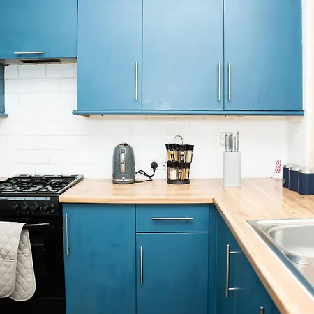 Large Townhouse Retreat Close To The Apartamento *