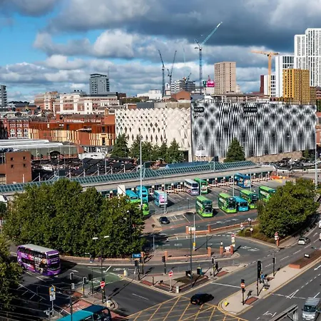 Large Townhouse Retreat Close To The Apartamento Leeds (West Yorkshire)