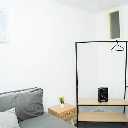 Large Townhouse Retreat Close To The * Leeds (West Yorkshire)